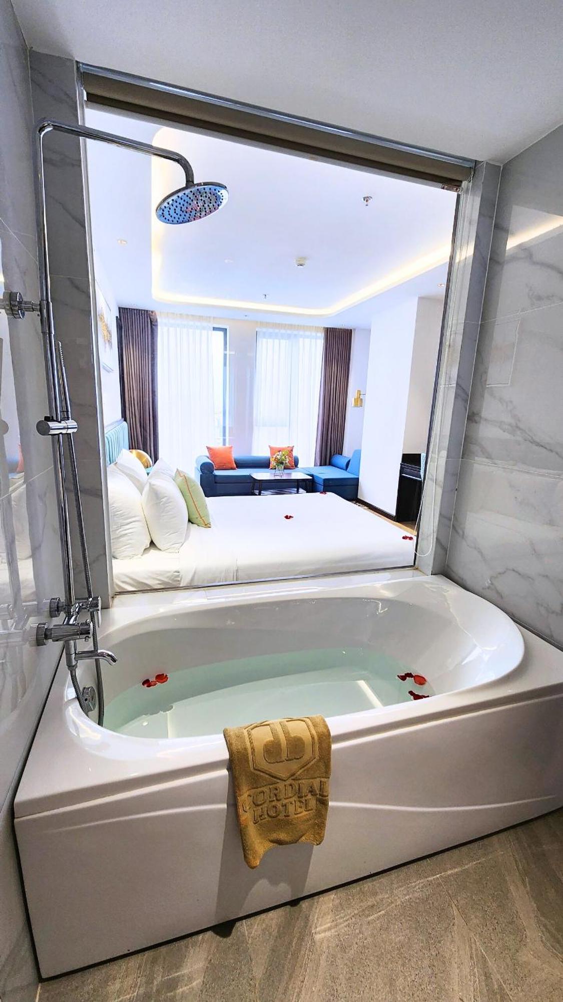 Cordial Grand Hotel Da Nang Beach - Infinity Rooftop Pool Exterior foto